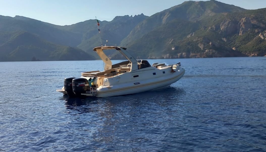 Solemar 28 Oceanic + 2x200hp Suzuki <br><a href=dettaglio.aspx?Id=226 >VAI ALLA SCHEDA</a>